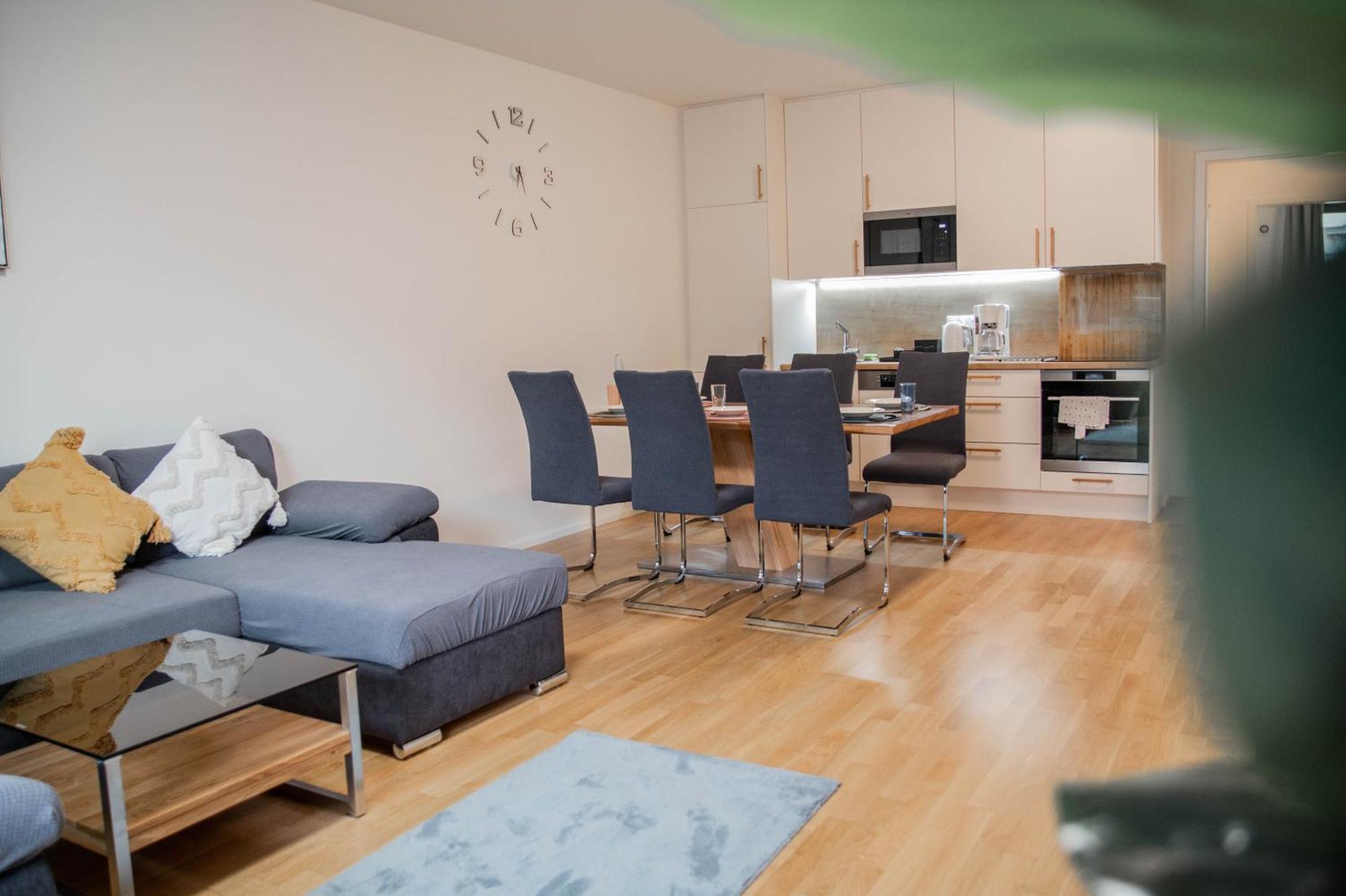 Apartment Newly Built With Balcony, Ac And Free Indoor Garage Prag