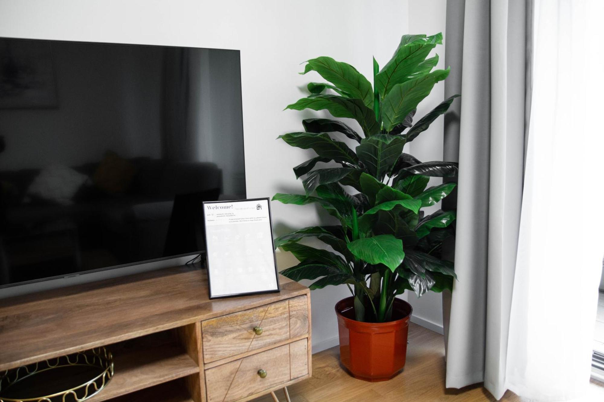 Apartmán Newly Built With Balcony, Ac And Free Indoor Garage