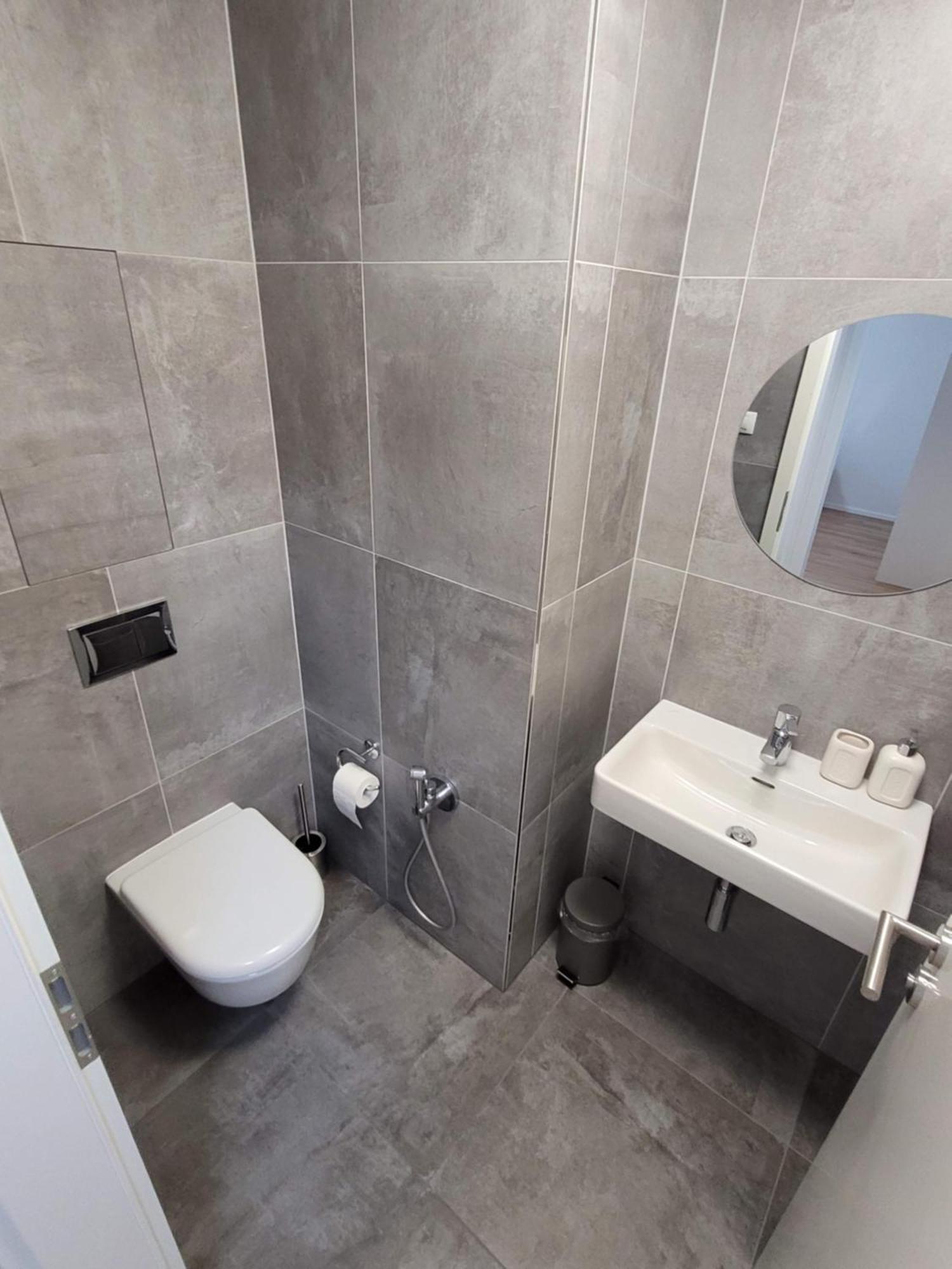 Newly Built With Balcony, Ac And Free Indoor Garage Apartment Prag